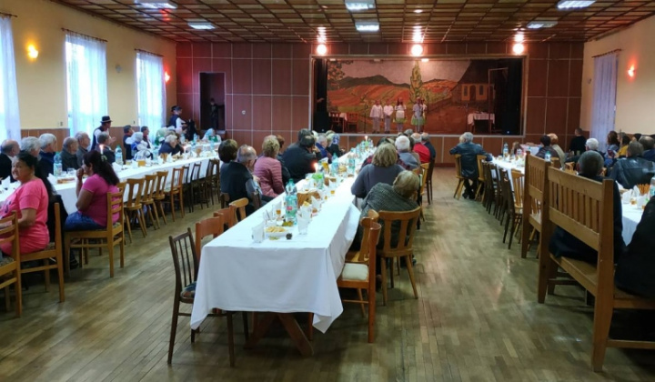 Posedenie s dôchodcami, r. 2019