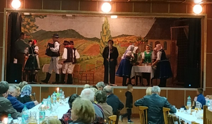 Posedenie s dôchodcami, r. 2019