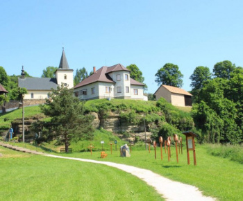 Zaujímavosti / Prírodná pamiatka Farská skala  - foto