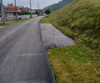 Aktuality / Oprava MK v roku 2024 - k rómskej osade, nad traťou, k bytovému domu - foto